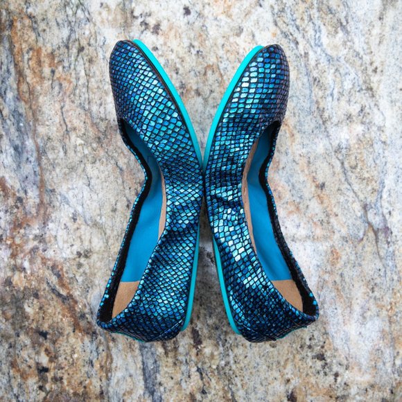 New Hand-Painted Color-shifting Tieks - Picture 2 of 12